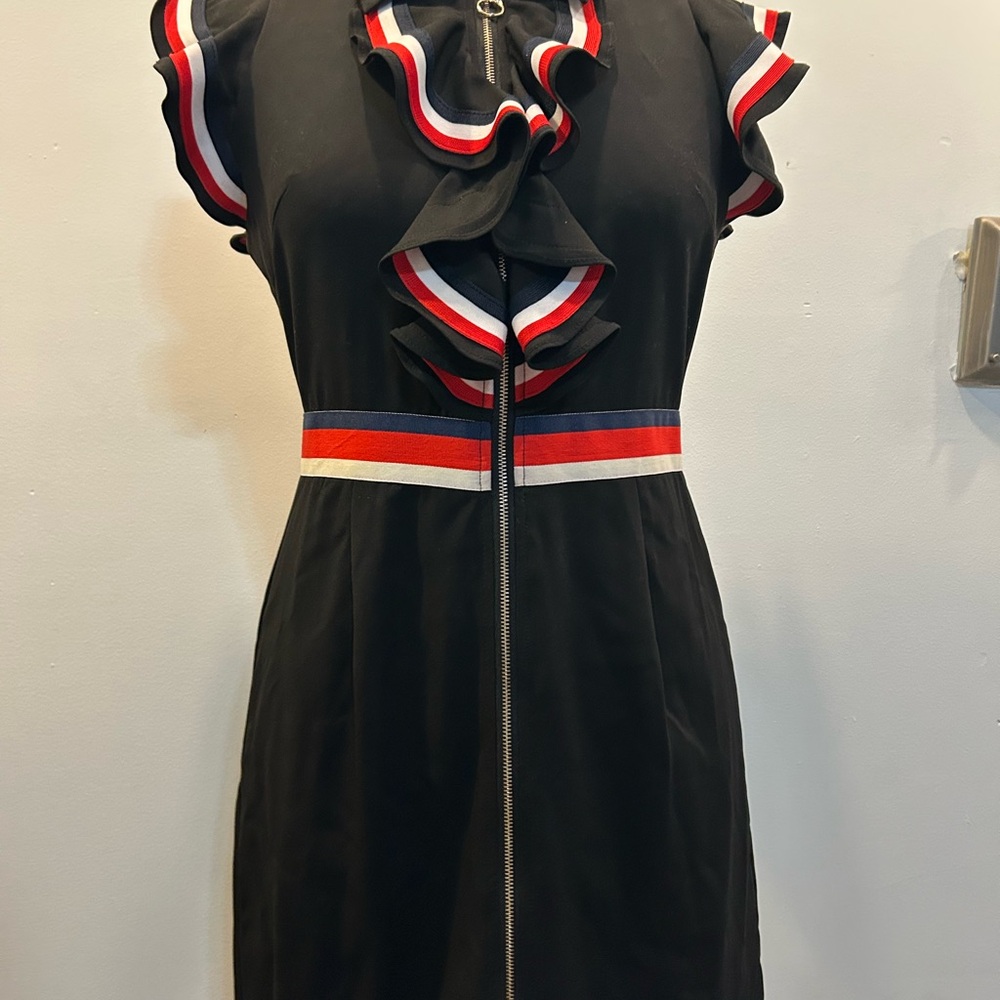 Black and Red Sleeveless Sheath Dress with V-Neck